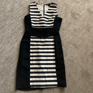 Kenneth Cole New York Black and White V-Neck Sheath Dress